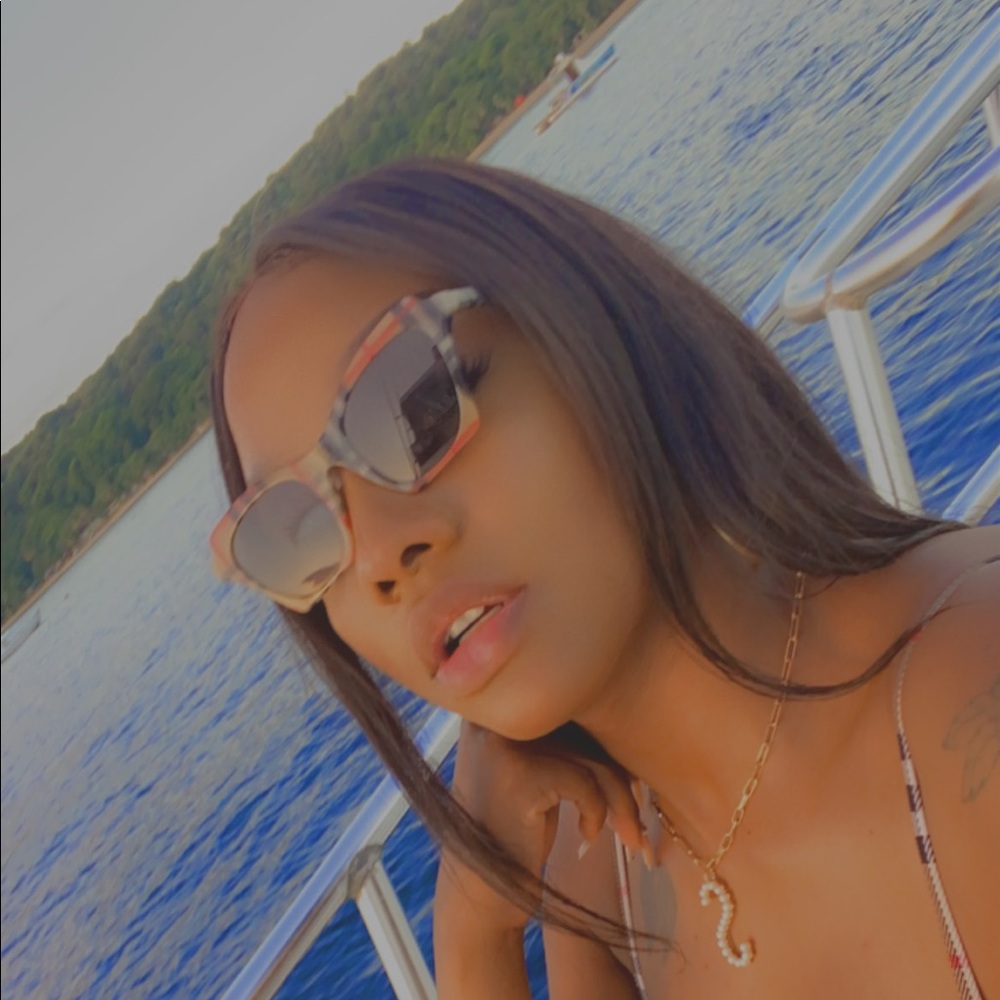 *BURBERRY SUNGLASSES*